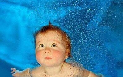 Beneficios de la natación para bebés