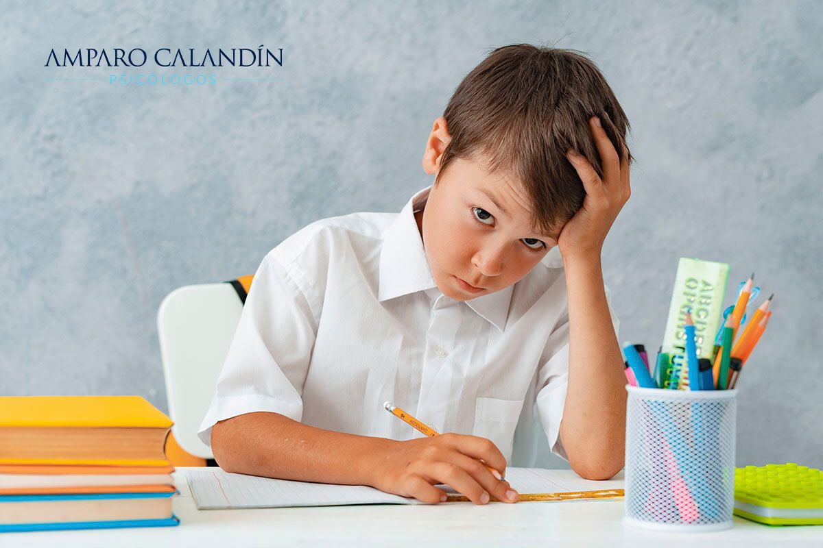 niño con problemas de dislexia